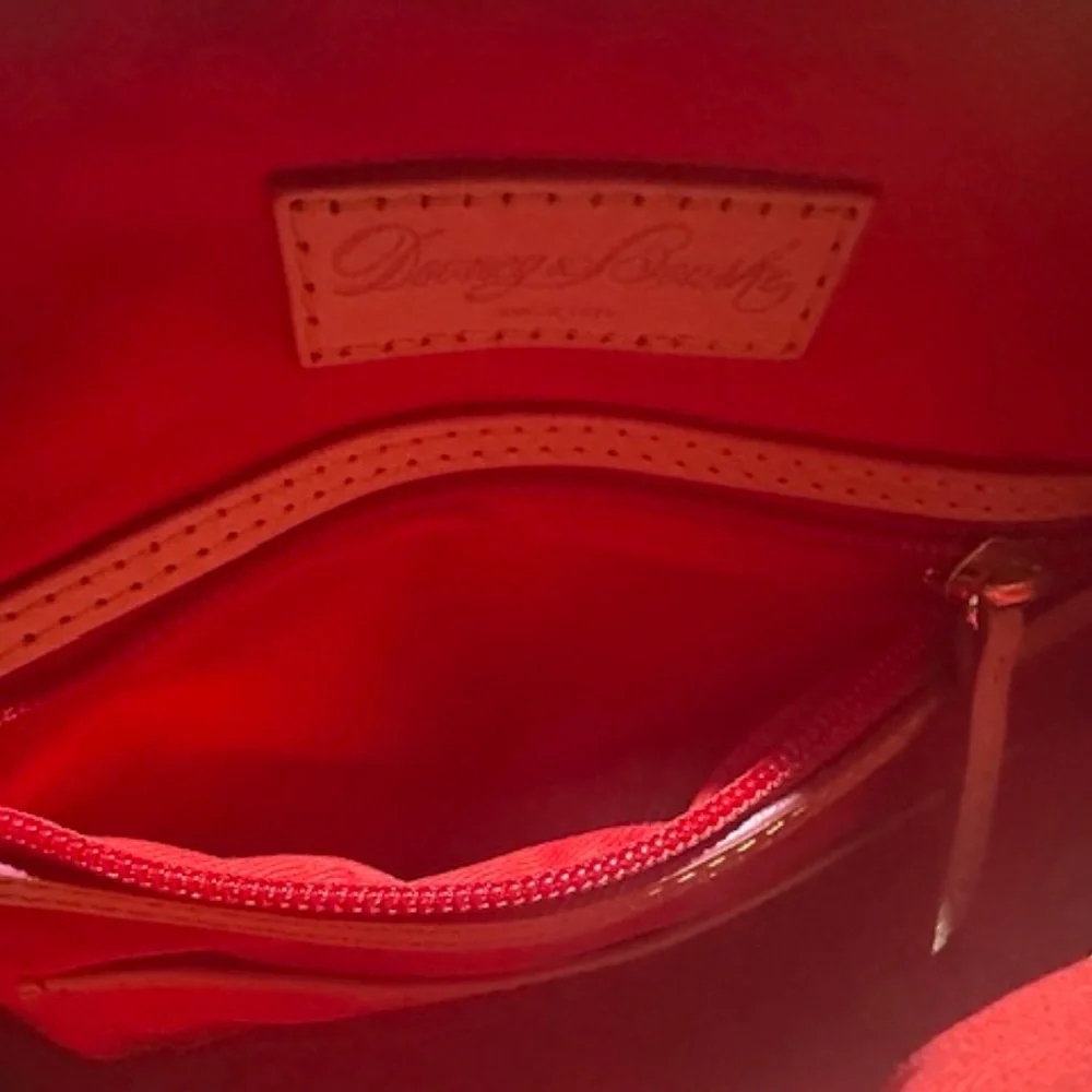 Dooney and Bourke BRAND NEW/RARE FLORAL FUSCHIA Pattern Crossbody Bag! - Picture 16 of 16